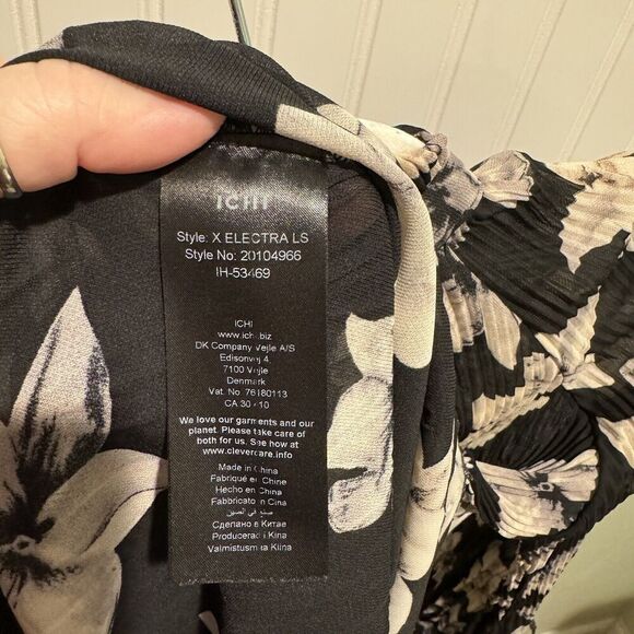 ICHI Black Floral Pleated High Neck Blouse Size Small - Picture 5 of 8